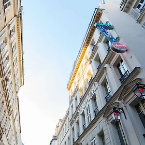 Hotel Grand Amour, Parigi