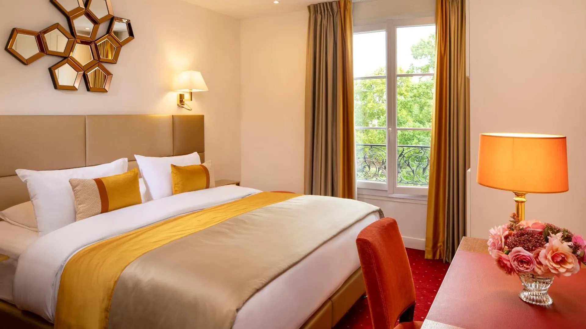 Hotel De Suede Saint Germain Париж