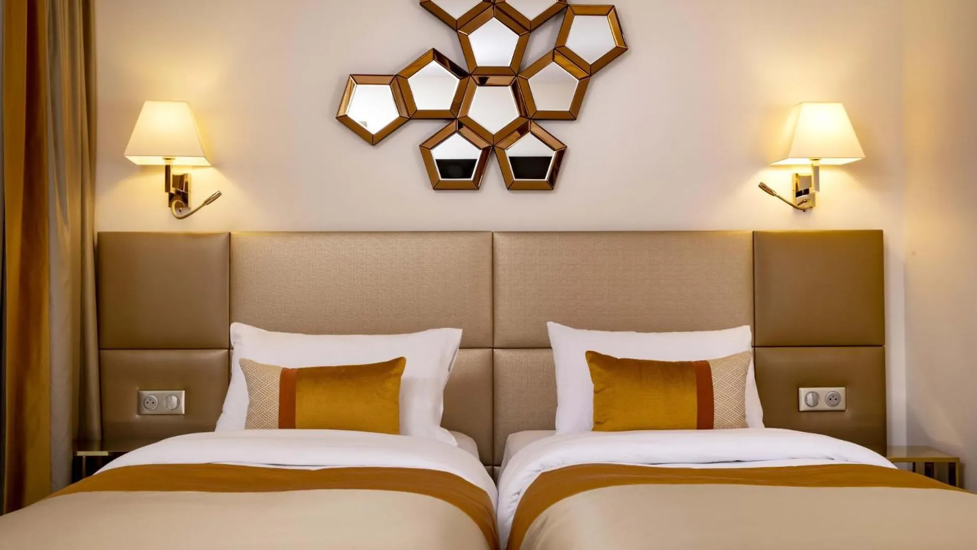 ****  Hotel De Suede Saint Germain Париж Франция